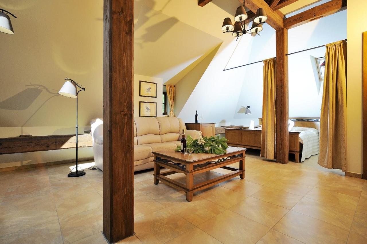 Hotel Kristin Hradek Дечин Экстерьер фото
